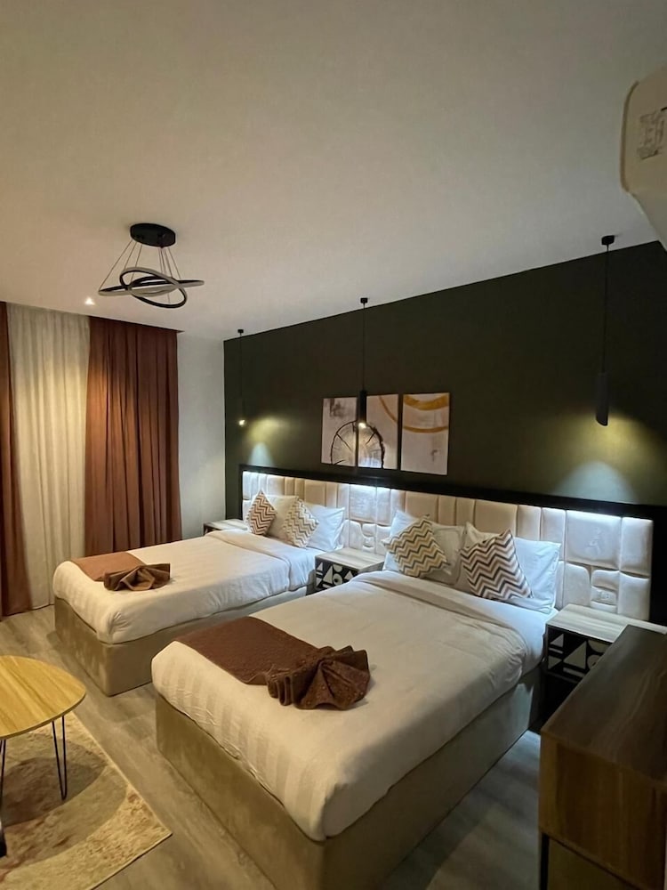 Family Suite, 2 Bedrooms, Balcony, Pool View