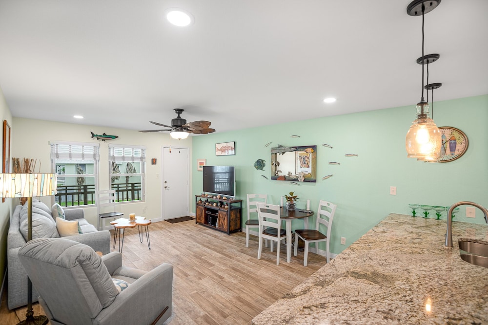 Condo, 1 King Bed, Patio, Pool View (Sunrise Villas 207) photo 1