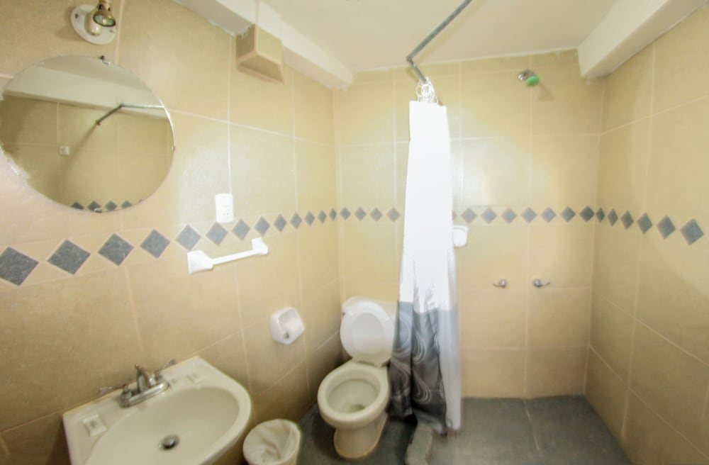 Family Room, Multiple Beds, Non Smoking, Private Bathroom photo 2