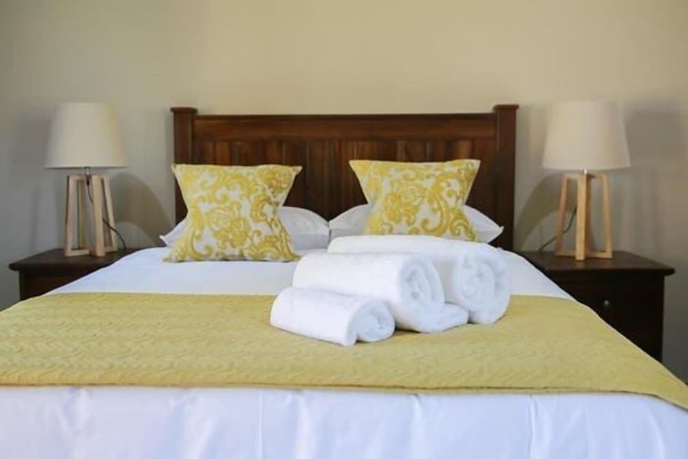 Superior Room, 1 Queen Bed photo 3