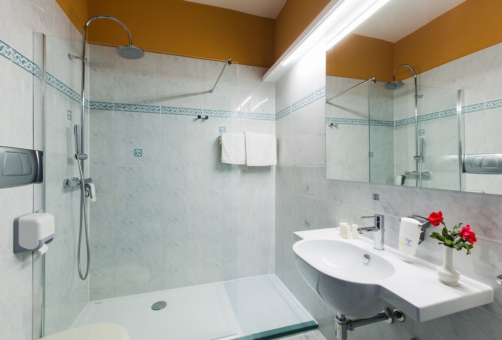 Panoramic Double or Twin Room, Balcony, Sea View - Photo 6