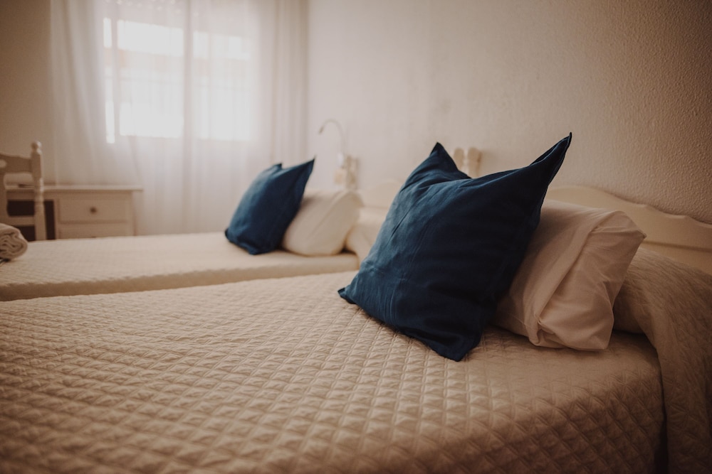 Double Room, 2 Twin Beds, Ground Floor - Photo 3