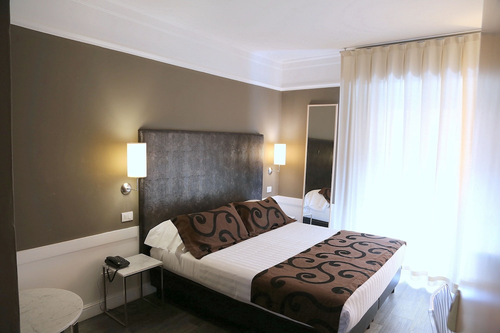 Basic Double Room, Balcony photo 3