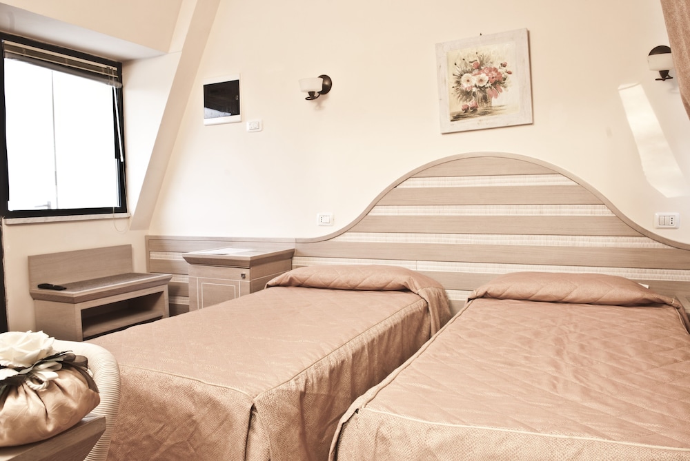 Economy Double or Twin Room photo 2