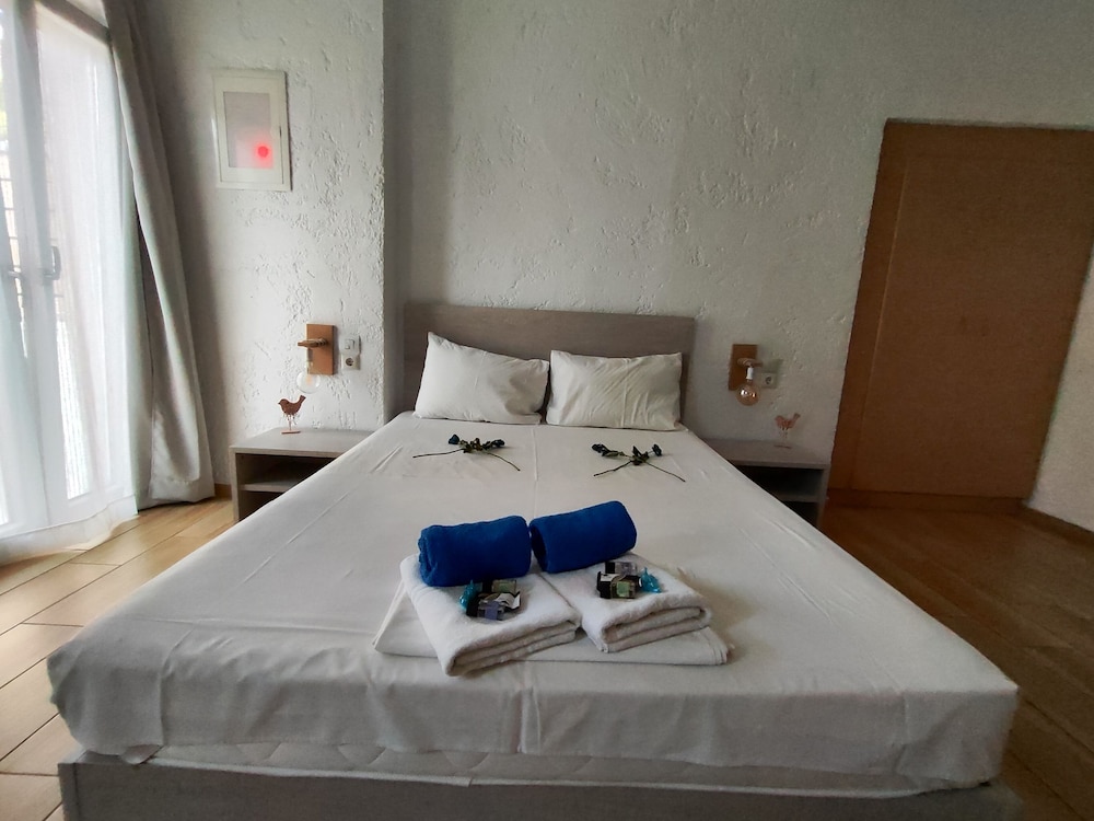 Deluxe Double Room, Garden View
