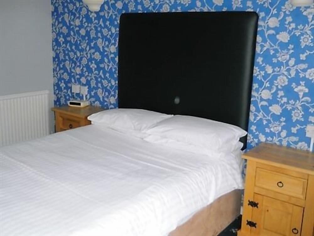 Premier Double Room, Ensuite (with shower over bath) - Photo 4
