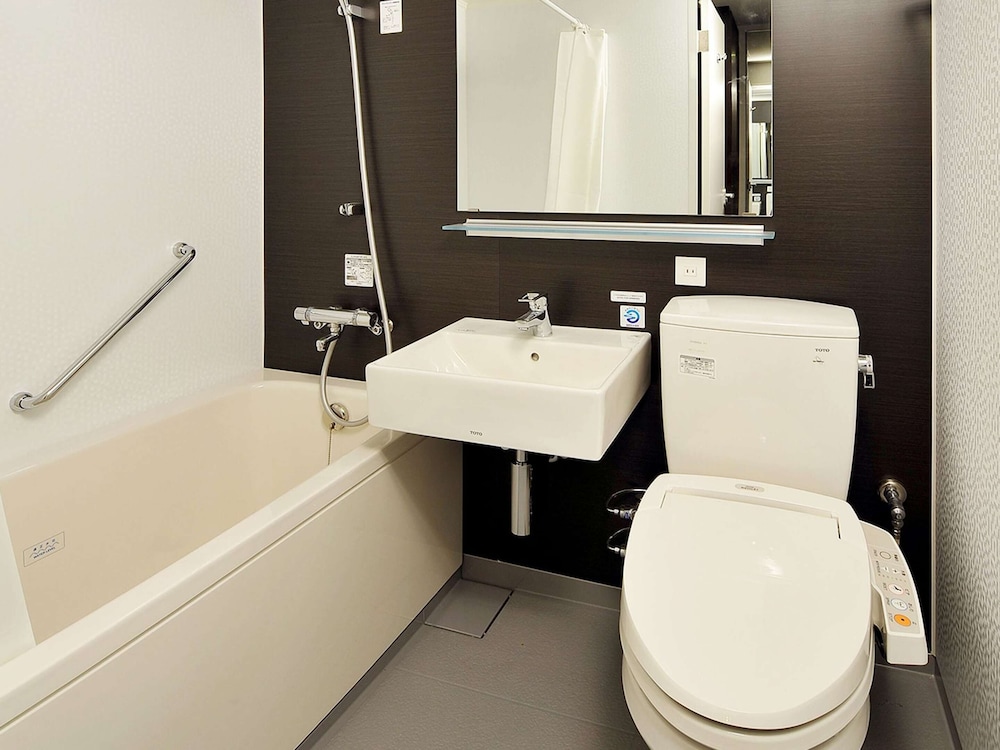 Double Room, Non Smoking - Photo 6