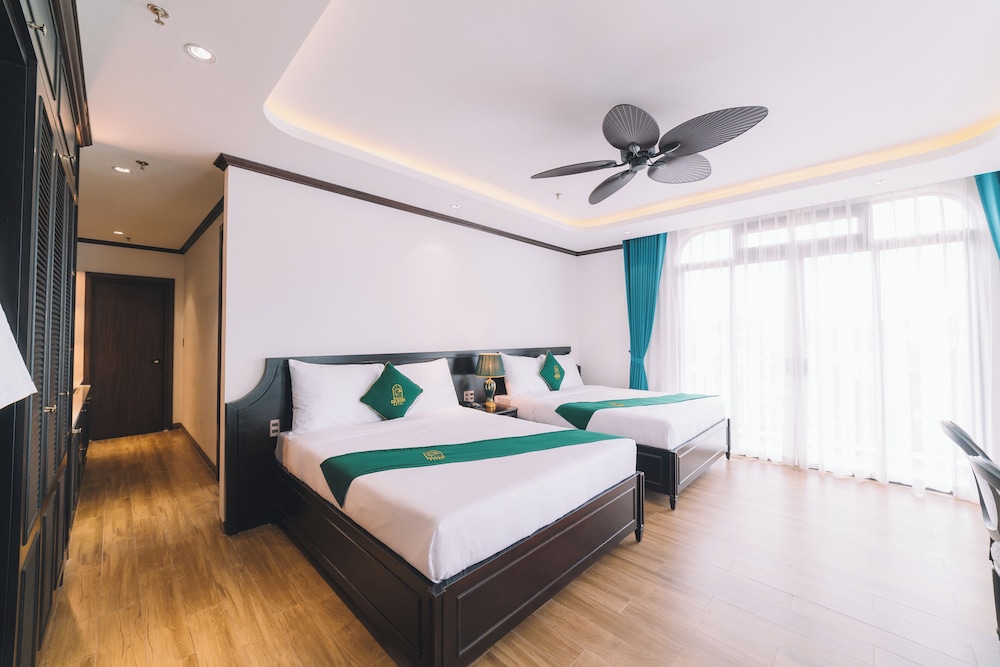 Luxury Apartment - Photo 8