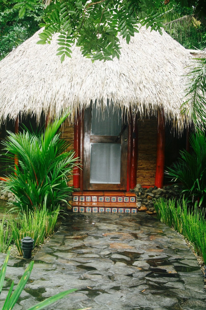 Basic Bungalow, 1 King Bed, Ensuite, Courtyard Area photo 2