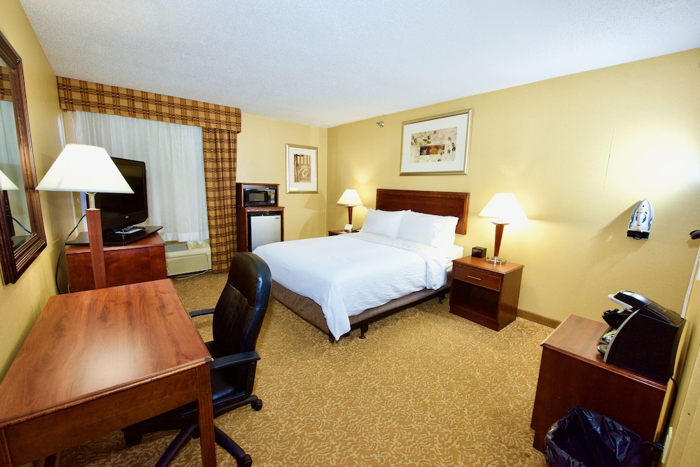 Standard Room, 1 Queen Bed, Accessible (Communication, Accessible Tub) - Photo 1