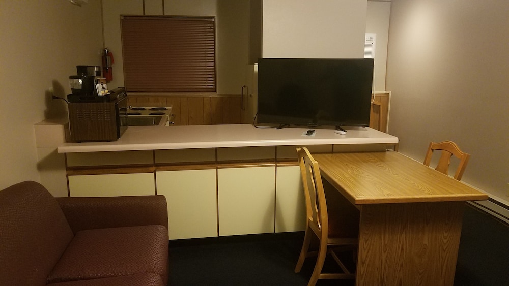 Room, 1 Queen Bed, Non Smoking, Kitchen - Photo 2