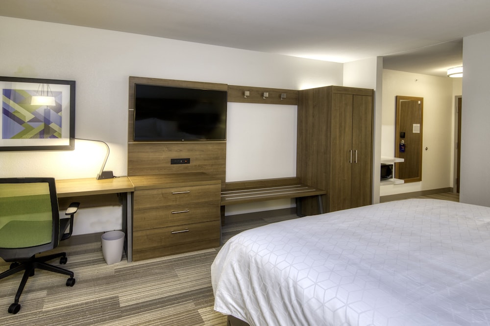 Standard Room, 2 Queen Beds photo 3