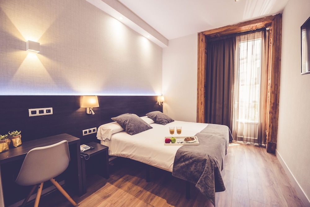 Double Room - Photo 3