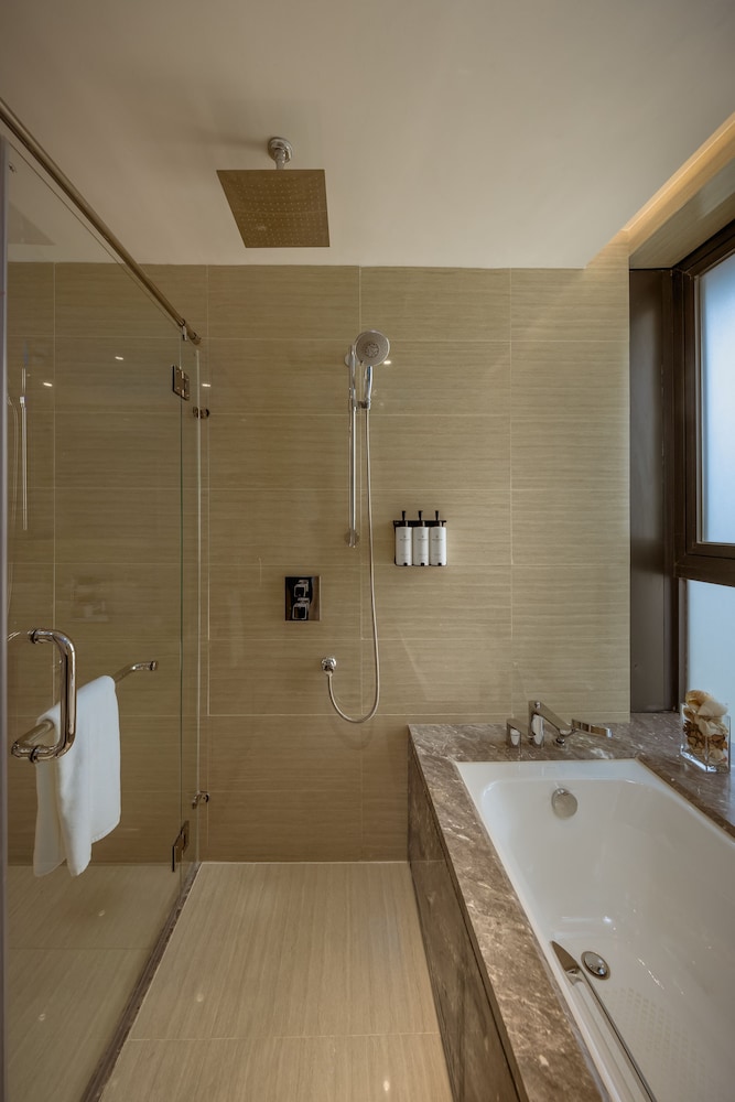 Two Bedroom Suite King & Queen photo 2
