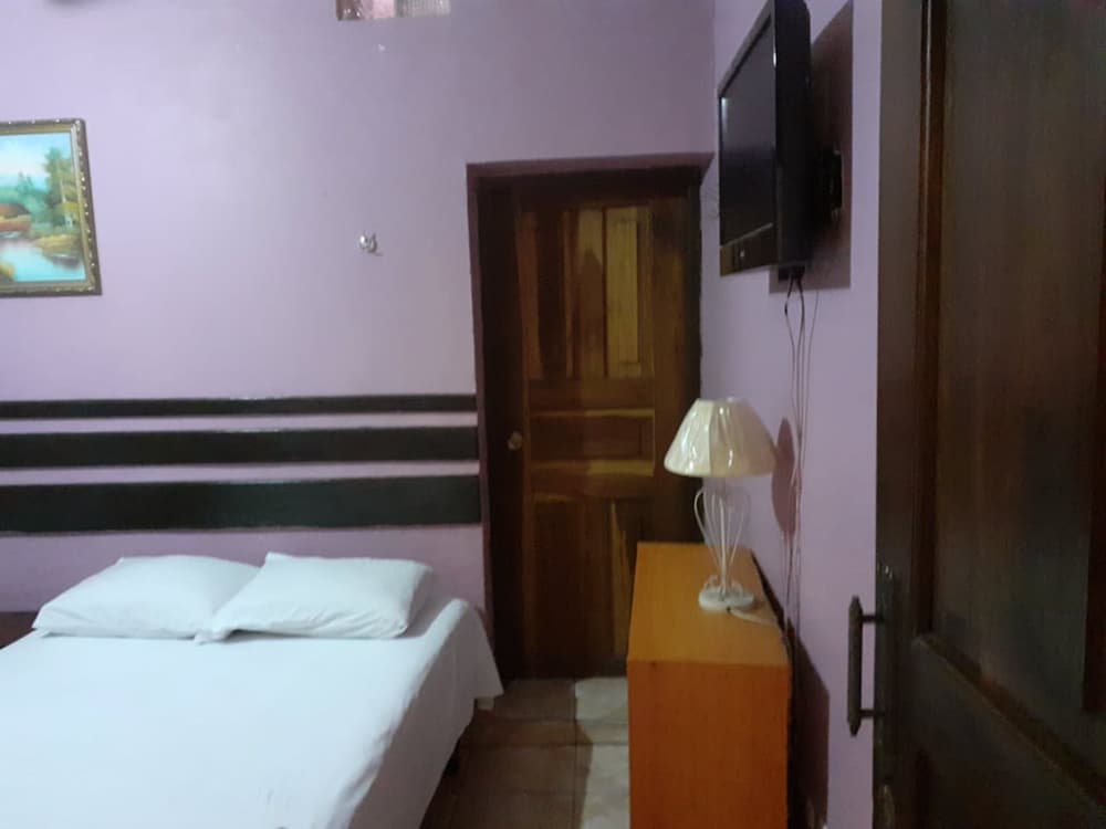 Single Room, 1 Queen Bed
