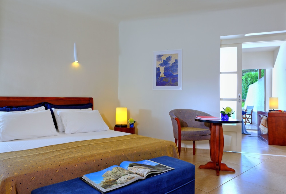 Junior Suite, Partial Sea View photo 2