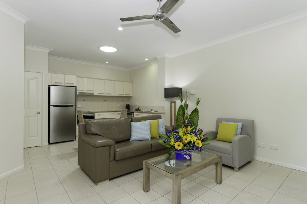 1 Bedroom Pool Entry - Photo 8