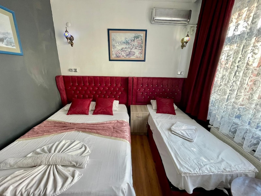 Classic Triple Room photo 1