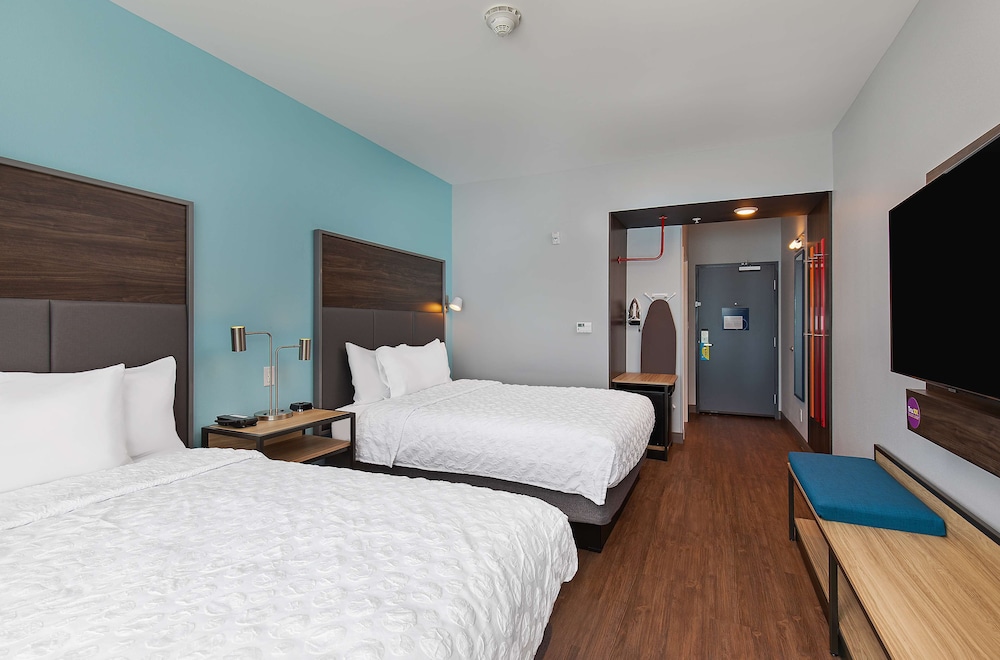 Room, 2 Queen Beds - Photo 2