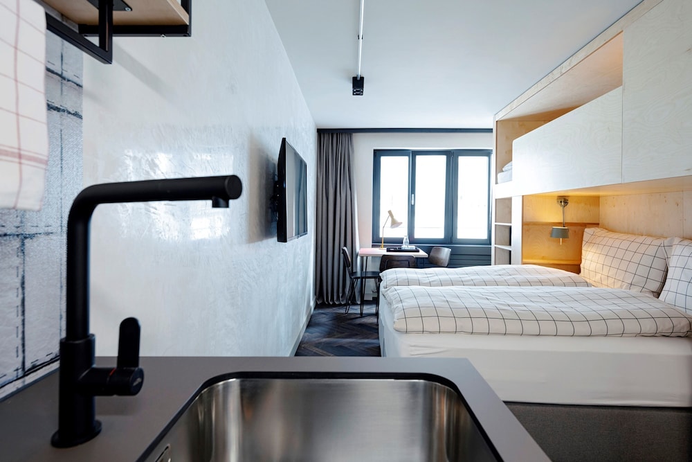 Triple Room, Kitchenette - Photo 5