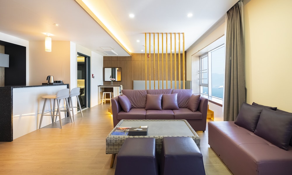 Presidential Suite Half Ocean 2(Free breakfast for 2, Free infinity pool, Cruise Special Discount)