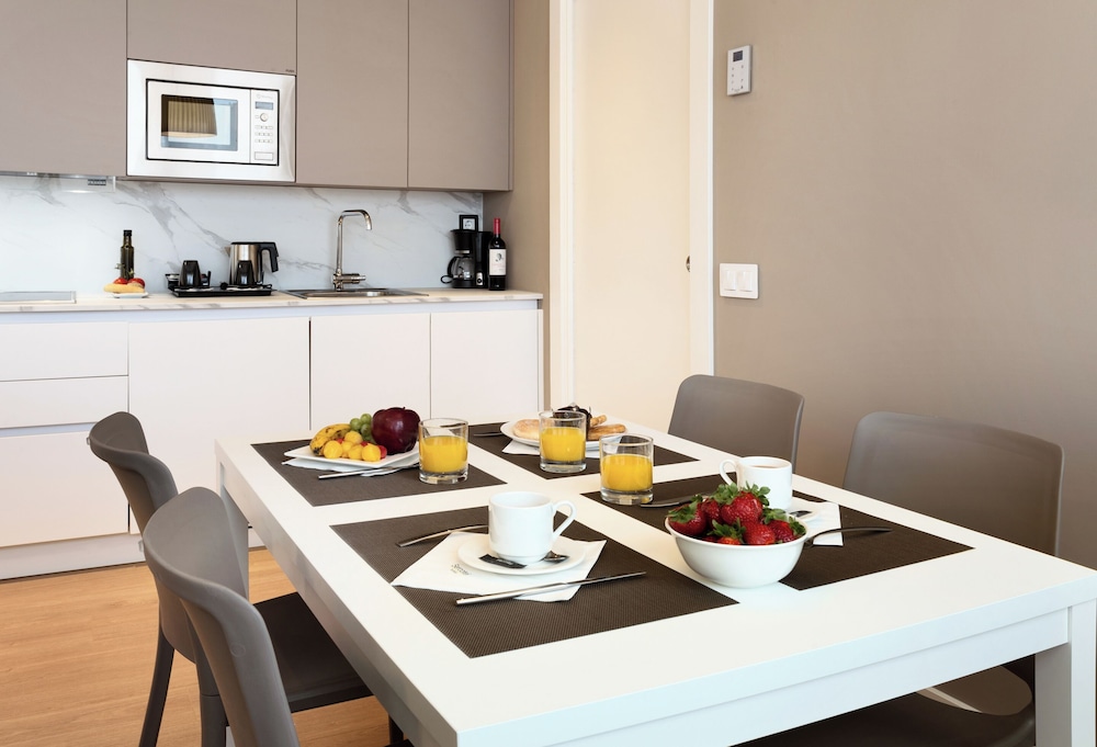 Classic Apartment - Photo 2