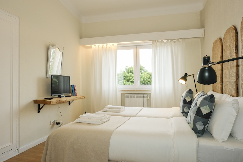 Double or Twin Room, Shared Bathroom (1) photo 2