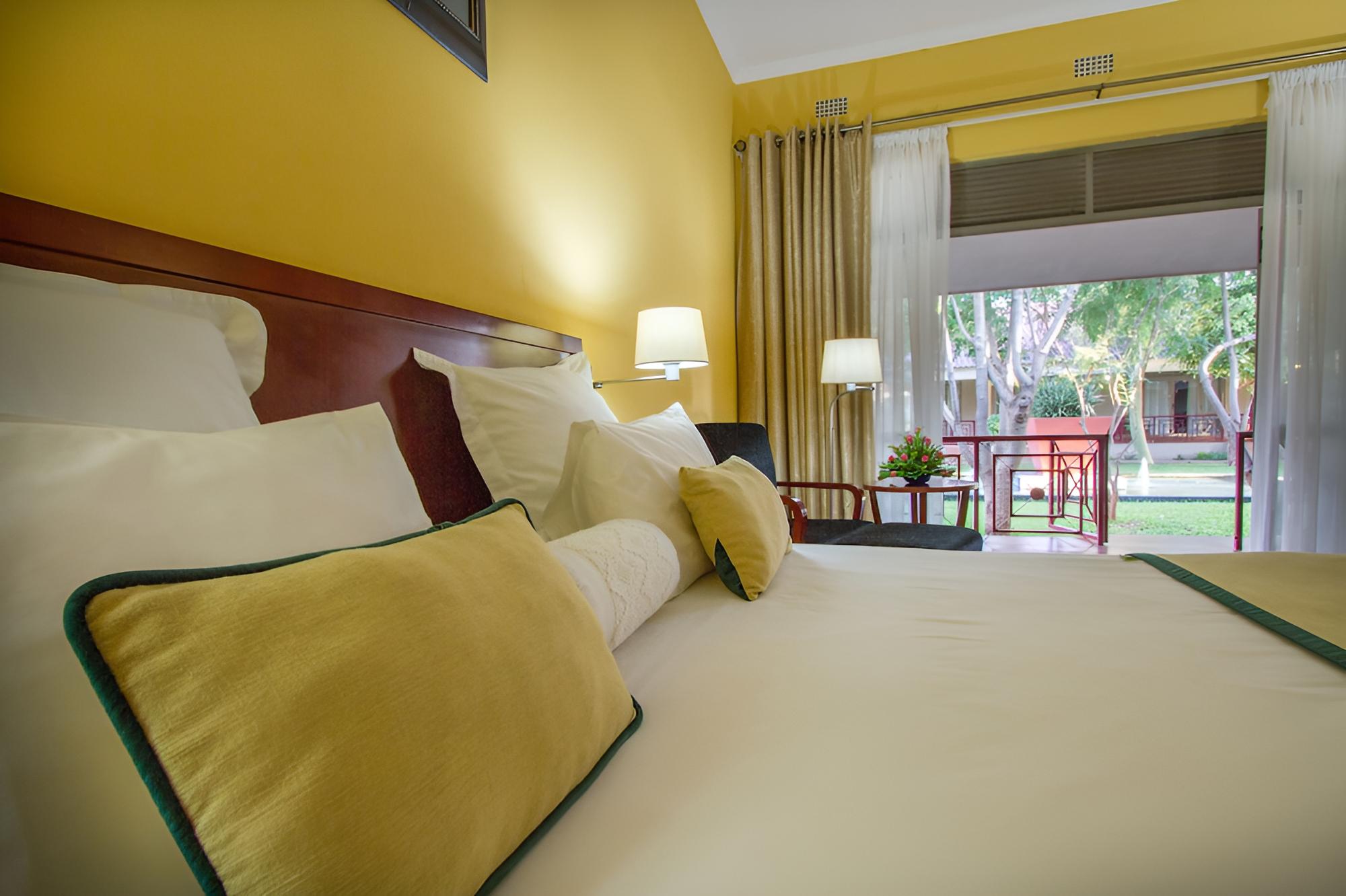 Double Room, 1 Queen Bed, Balcony, Courtyard View photo 3