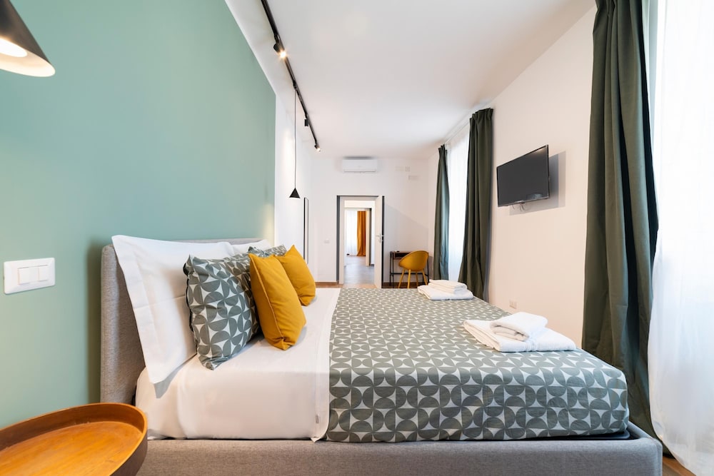 Suite, Multiple Beds - Photo 2
