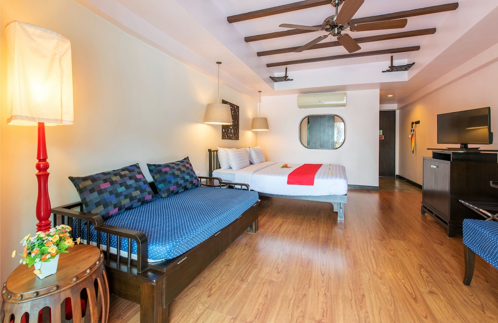 Deluxe Room, Pool Access - Photo 6