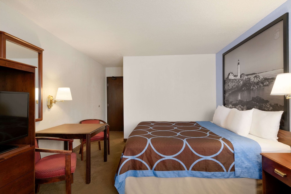 Standard Room, 1 King Bed photo 3