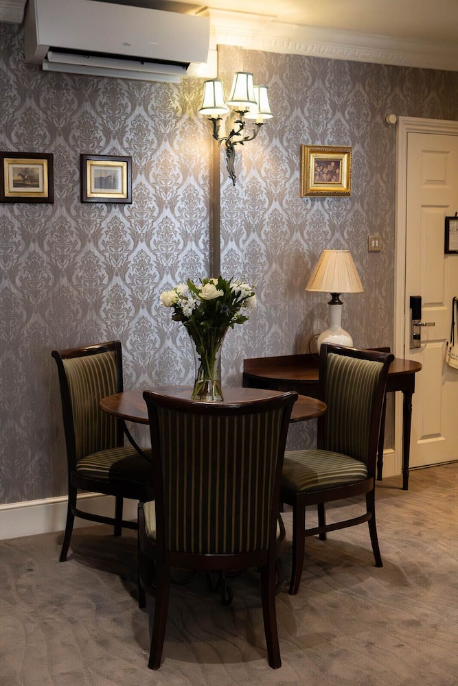 Two Bedroom Junior Suite with Kitchenette photo 2