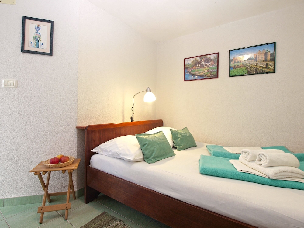 Apartment, 1 Bedroom (1227/11310)