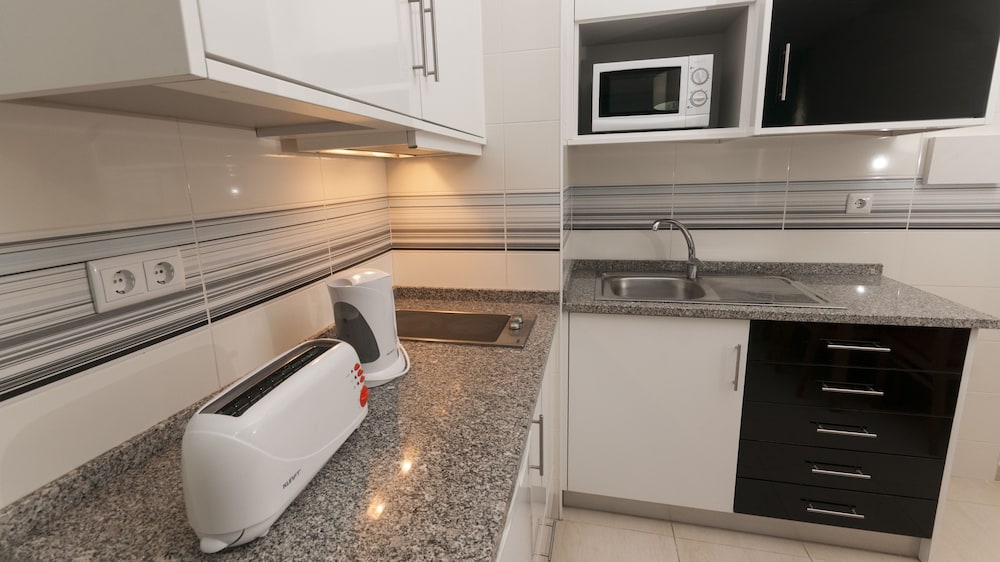Available room thumbnail 6