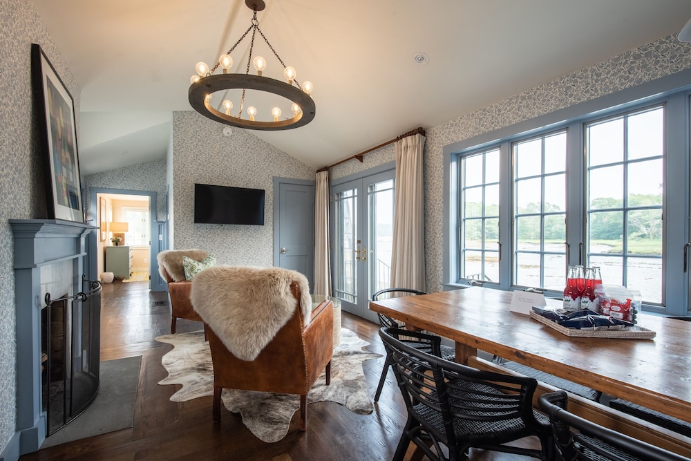 Cottage (The Loon)