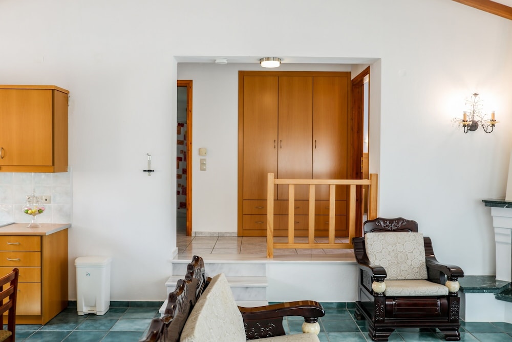 Villa (EVANTHIA)