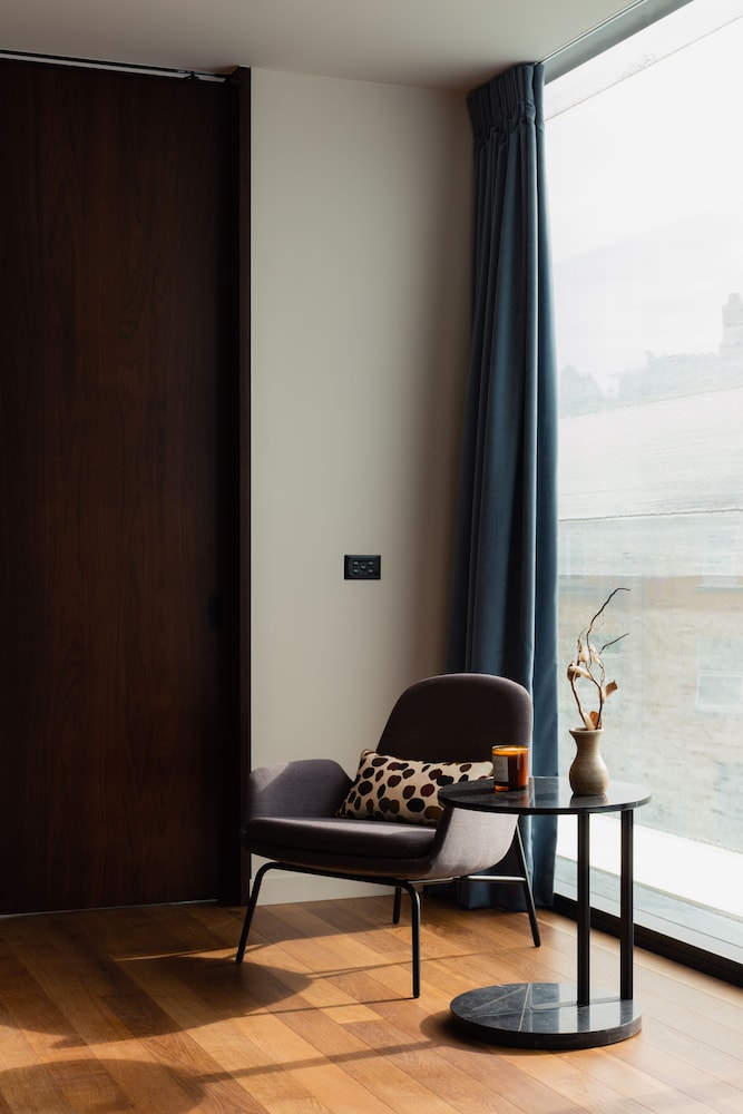 The Suite - Photo 2