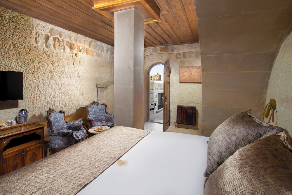 Comfort Room, Patio - Photo 10