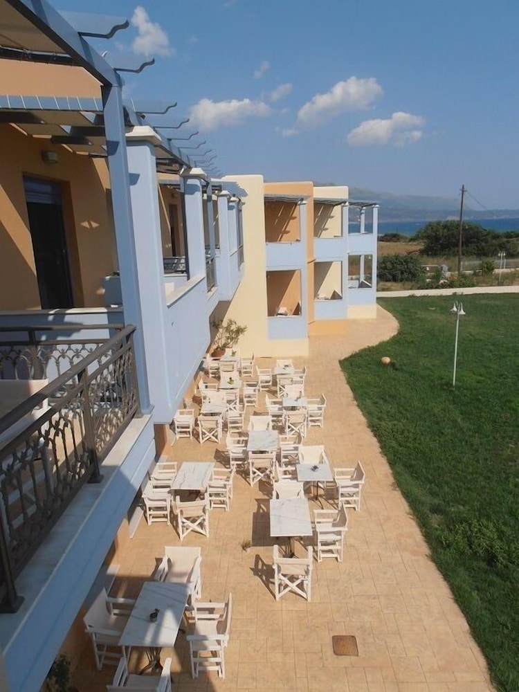 Classic Double Or Twin Room, Garden View photo 3