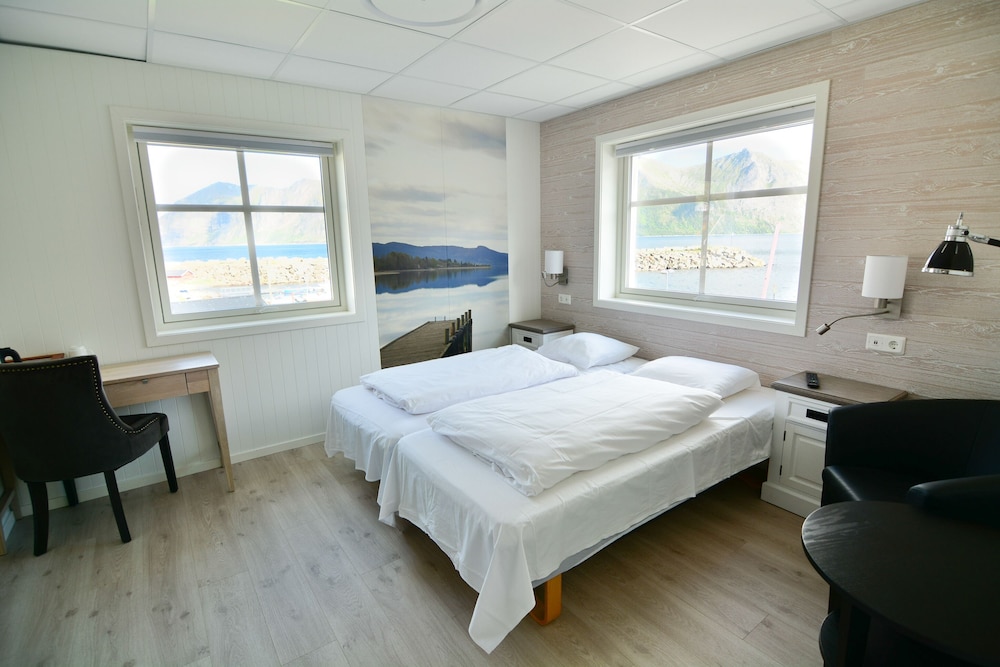 Standard Double Room, 1 Double Bed, Private Bathroom, Mountain View