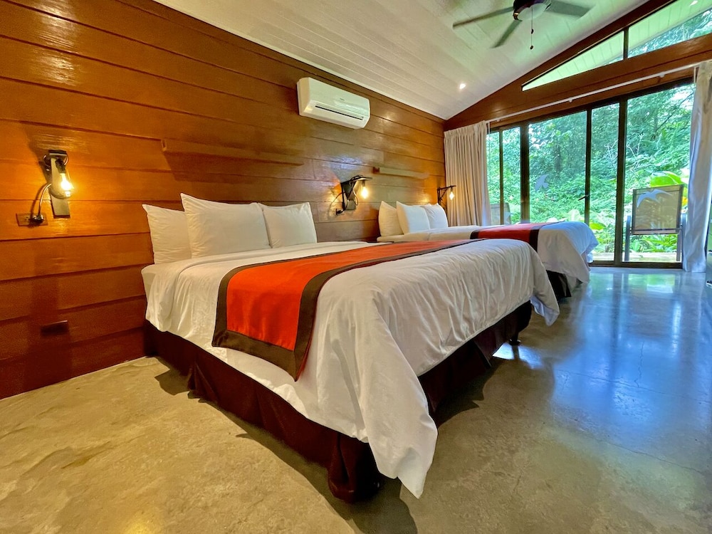 Rainforest Villa Ficus