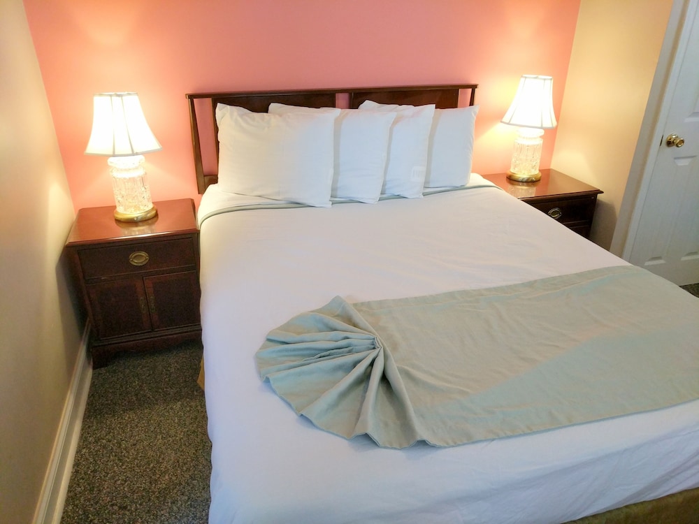 Standard Suite, 1 Bedroom, Refrigerator & Microwave