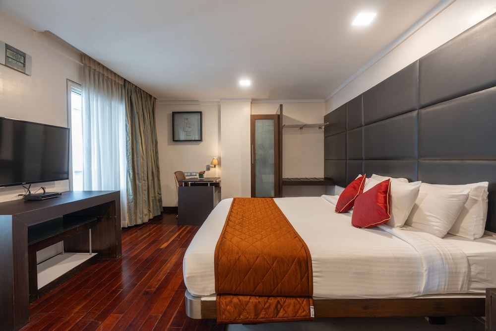Luxury Suite - Photo 1