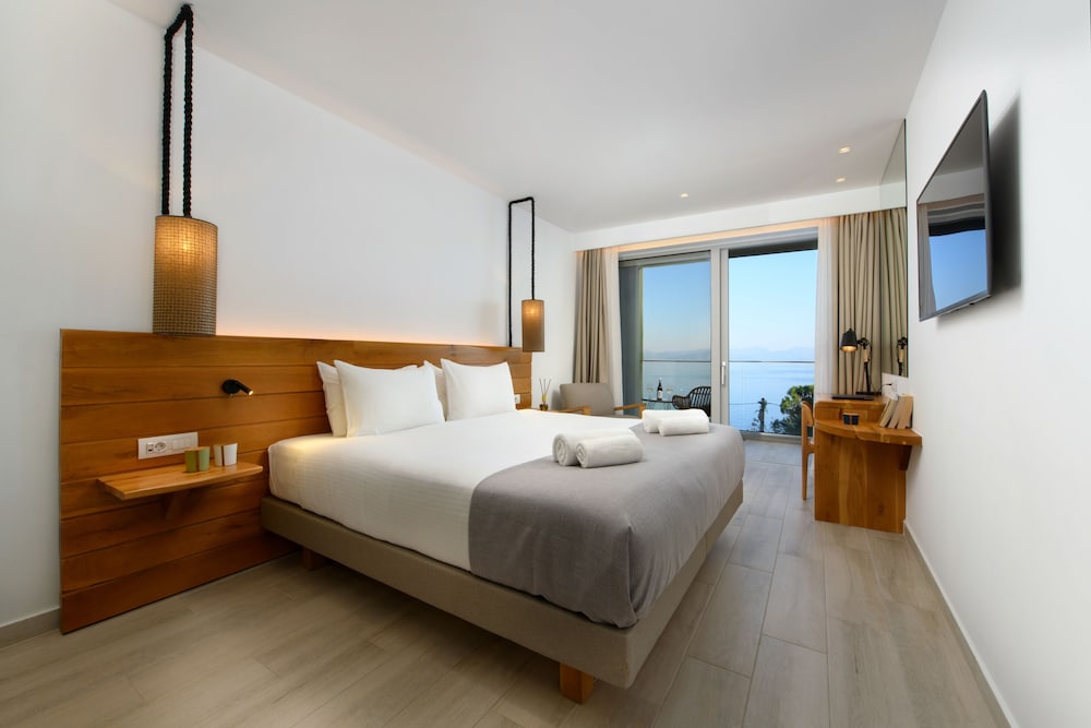Superior Room, Sea View - Photo 8