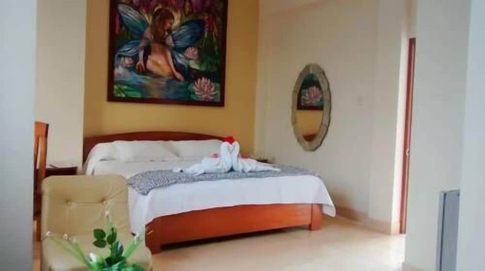 Standard Suite, 1 King Bed photo 1