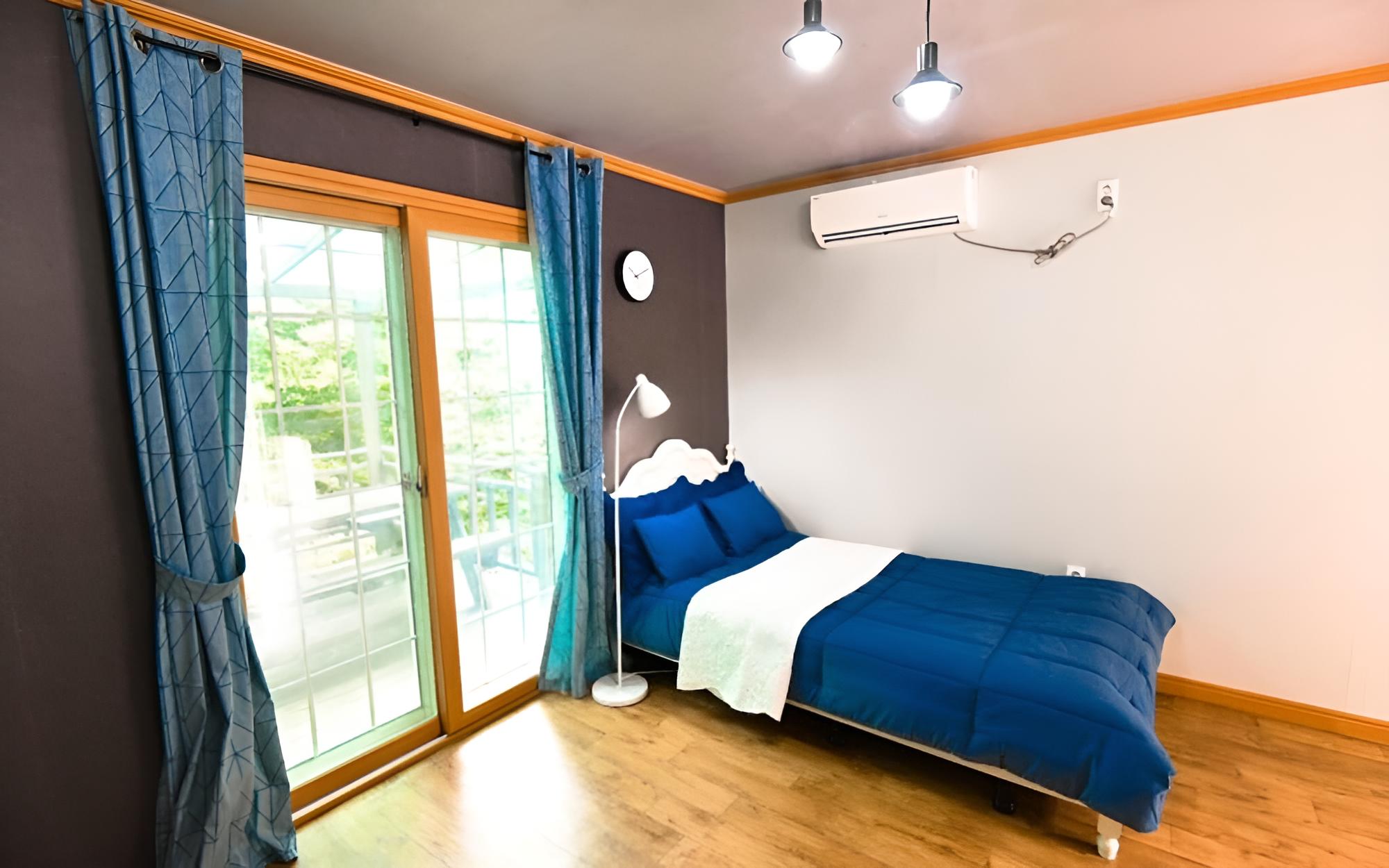 Room (Ongdal Spring WITH POND) photo 2