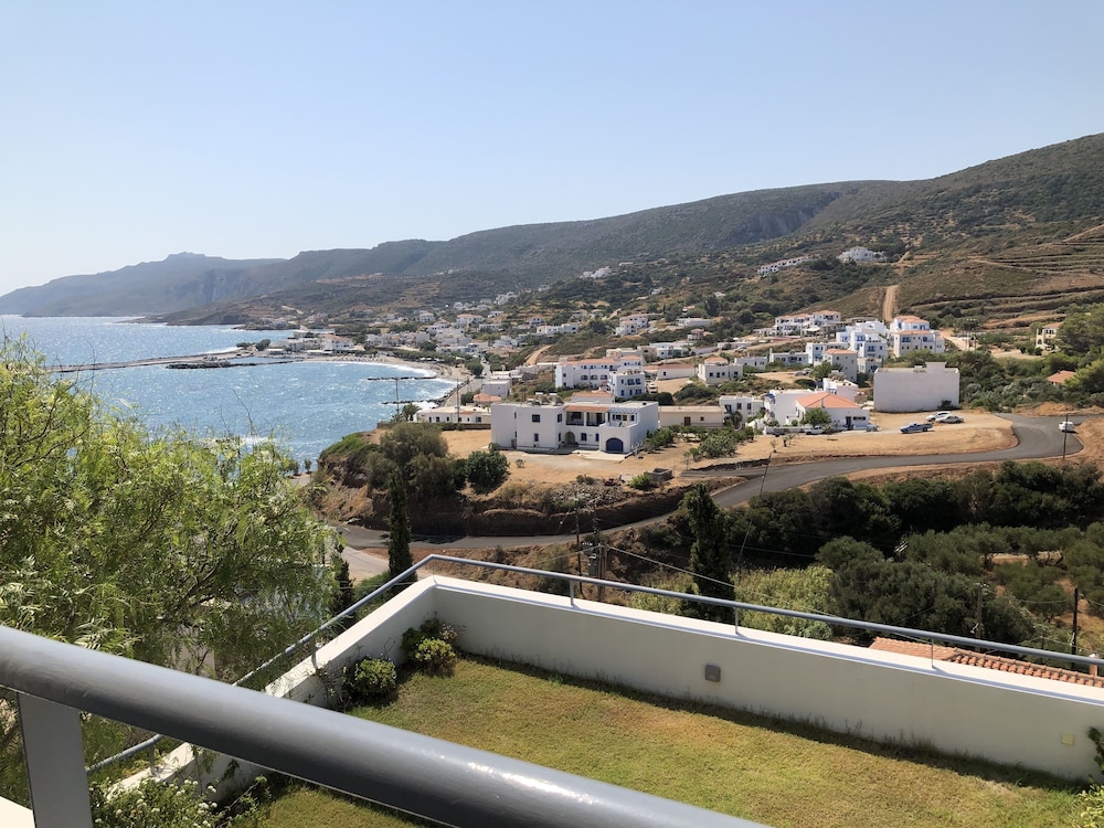 Deluxe Twin Room, 1 King Bed, Non Smoking, Sea View