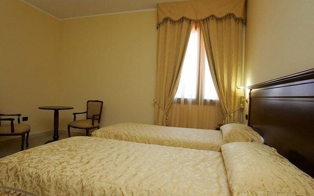 Superior Double Room Single Use photo 3