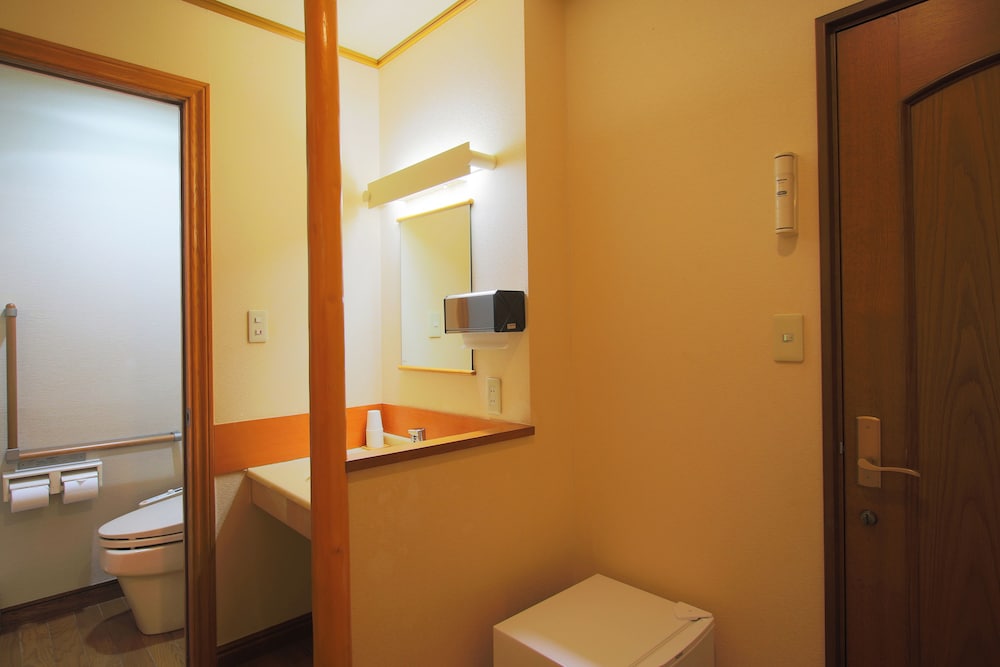 Deluxe Family Room (102) - Photo 4