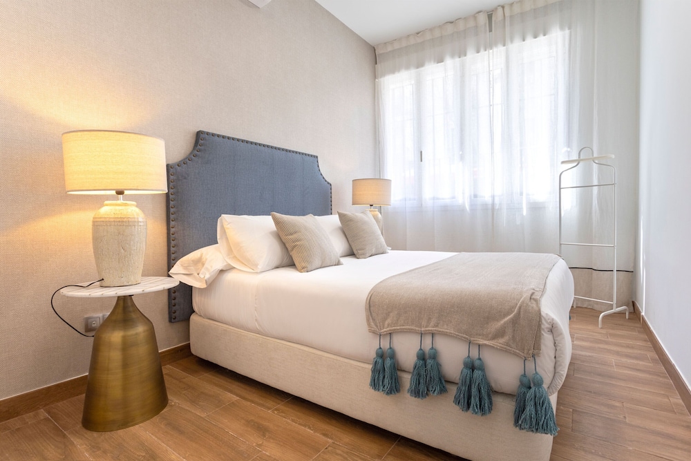 Beautiful 1 BD Apartment in the City Center Recaredo I, Photo 9